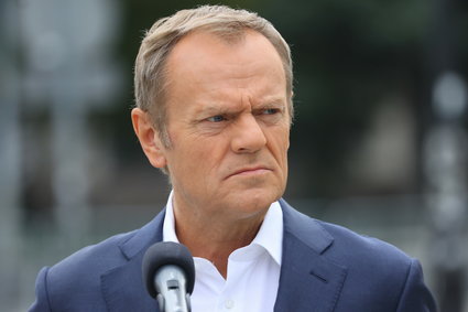 Tusk chce przywracać normalność. "Jakaś premia za robotę musi być"