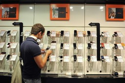 Cięcia i pakiety mają postawić Orange Polska na nogi