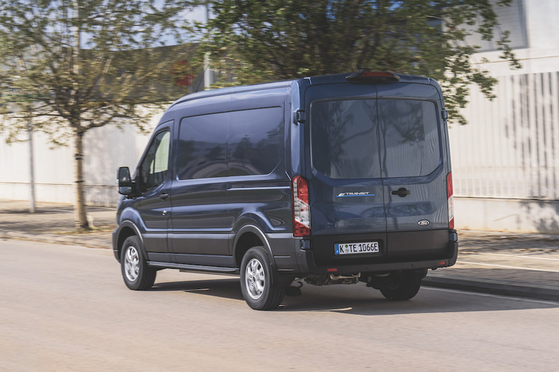 Ford E-Transit 1 generacja 2022 (Ford Pro)