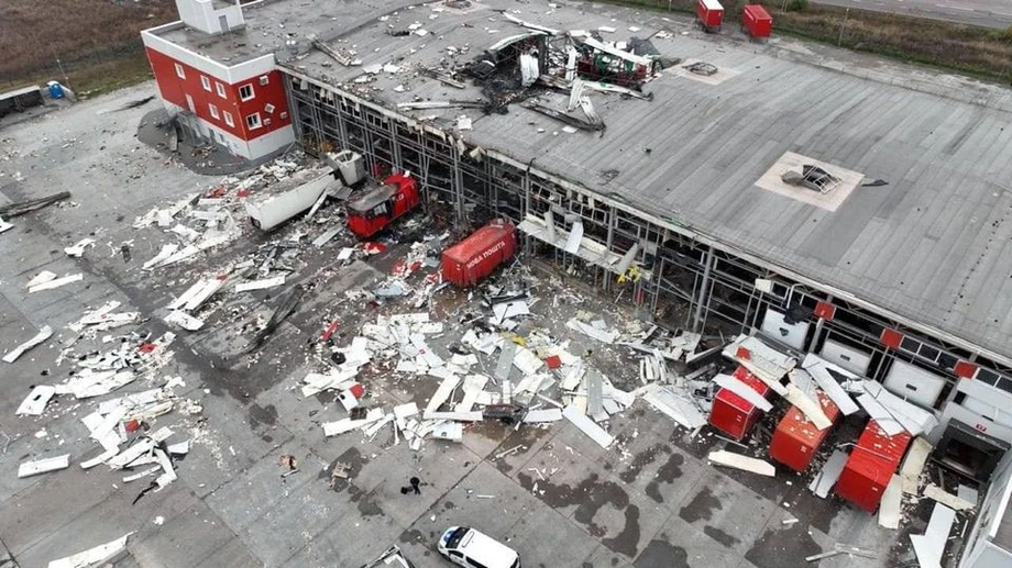 Terminal Nowa Poczta w obwodzie charkowskim po ataku rakietowym rosyjskiej armii wieczorem 21 października. Zginęło sześć osób