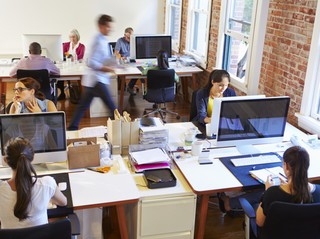 Pocovidowa legalizacja pobytu. Kto od sierpnia straci uprawnienia do pracy w Polsce?