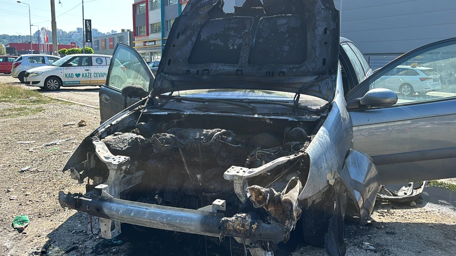 Zapaljen automobil u Rakovici