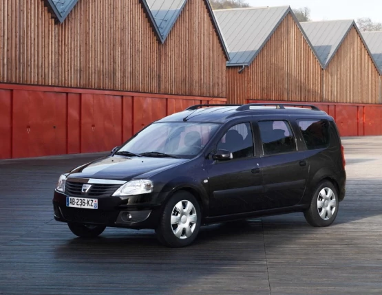 Dacia: limitowana edycja Black Line dla Logana MCV oraz Sandero