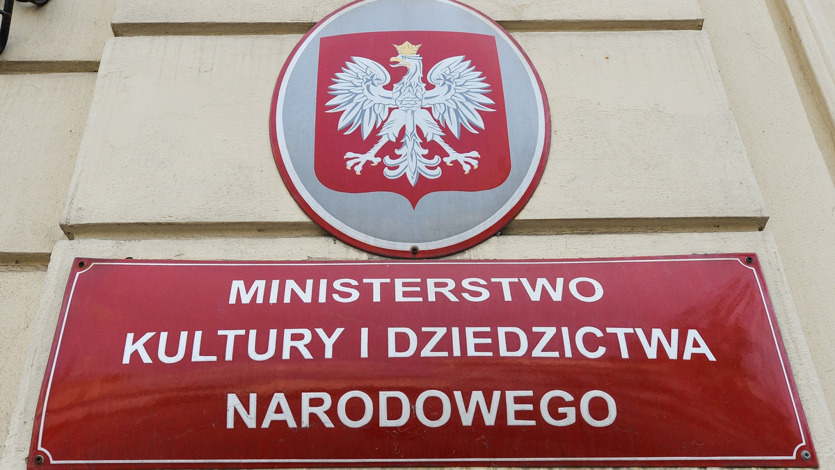 W sądzie w Warszawie rozpoczął się proces, który poznański Malta Festival wytoczył ministerstwu kultury z powodu nieotrzymania dotacji. Jej przyznanie ustalono wcześniej z resortem. Powodem wycofania dofinansowania było zaangażowanie w imprezę chorwackiego reżysera Olivera Frljicia, autora kontrowersyjnego spektaklu "Klątwa". — To jedna z pierwszych spraw w Polsce, w której nie przyznano dotacji celowej ze względu na konkretnego artystę — podkreślił Adam Klepczyński z Helsińskiej Fundacji Praw Człowieka. Wyrok zostanie ogłoszony 3 kwietnia.