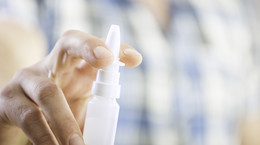 Naukowcy: szczepionka w sprayu daje obiecujące wyniki. Działa na wszystkie warianty SARS-CoV-2
