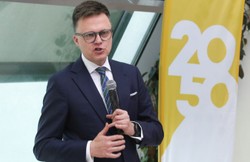 Premier Tusk ogłasza powrót strefy buforowej. Hołownia wystosował apel: Natychmiast