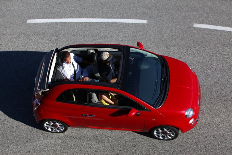 Przy projektowaniu dachu 500C Fiat sięgnął po pomysł zastosowany u protoplasty z 1957 roku