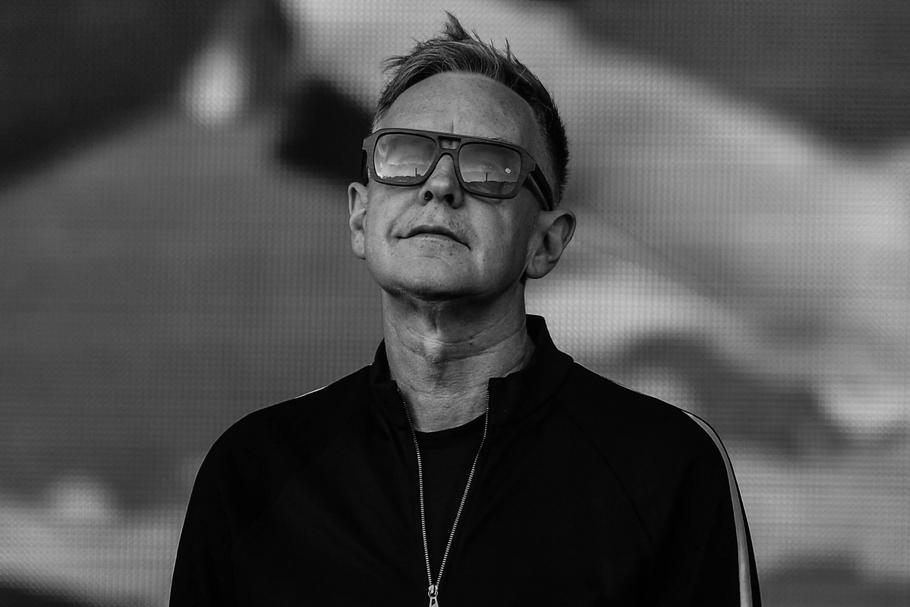 Andy Fletcher, klawiszowiec i jeden z założycieli brytyjskiego zespołu Depeche Mode podczas koncertu w ramach „Global Spirit Tour”, w Lipsku. Niemcy, 27 maja 2017 r. „Fletch” zmarł w wieku 60 lat.