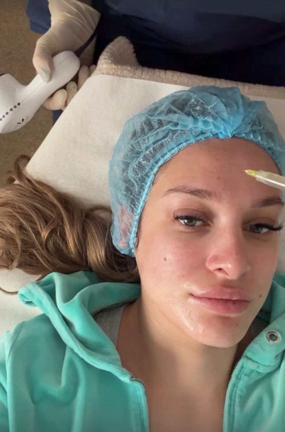 Luna Đogani kod kozmetičara