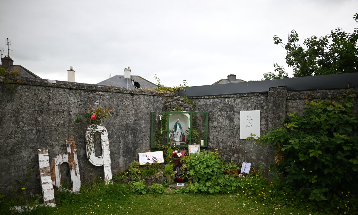 Ekshumacje z masowego grobu w Irlandii. Zakonnice pochowały tam setki dzieci