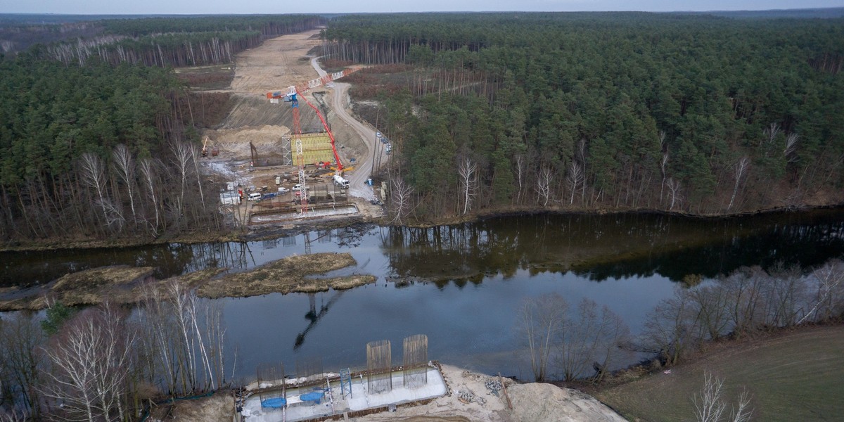 Produkcja przemysłowa urosła w lutym o 7,4 proc.rdr.