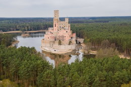 Urzędnicy zawalili termin w sprawie zamku w Stobnicy. GDOŚ wydała oświadczenie