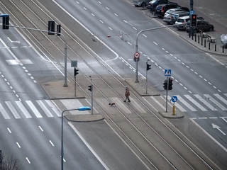 Opustoszałe warszawskie ulice podczas lockdownu wprowadzonego przez rząd w związku z epidemią koronawirusa, 21.03.2020