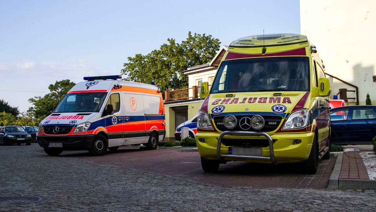 Flota Wojewódzkiego Pogotowia Ratunkowego w Katowicach wzbogaci się o 20 ambulansów. Nowe mercedesy przystosowane do codziennych zadań ratowników trafią do służby jeszcze w sierpniu. Karetki kosztowały ponad 8 mln złotych, a ich zakup został sfinansowany z funduszy WPR.