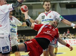 Nasi piłkarze ręczni mieszkają w... stoczni