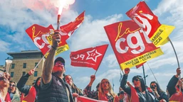 potężne protesty we francji. ponad pół miliona ludzi strajkuje po apel