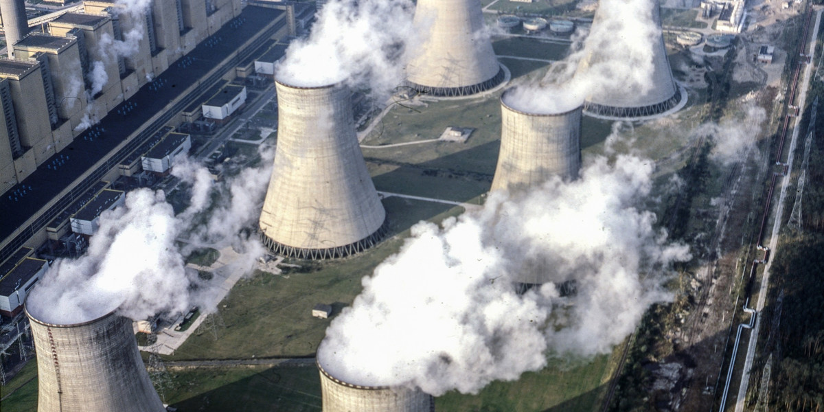 Elektrownia Bełchatów w 2016 wysłała do Europejskiego Rejestru Uwalniania i Transferu Zanieczyszczeń (E-PRTR) dane nt. emisji rtęci na poziomie 2,82 tony, a Bełchatów okrzyknięto największym trucicielem Europy