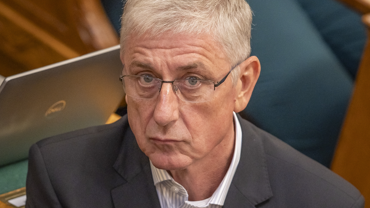 Gyurcsány Ferenc 19 pontban reagált Novák Katalin és Varga Judit távozására, tüntetést is szervez