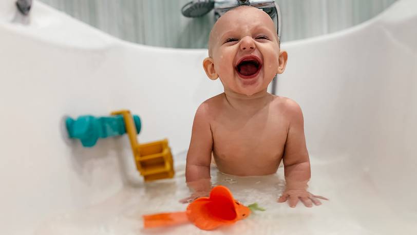 Beliebte und sanfte Babyshampoos im Vergleich
