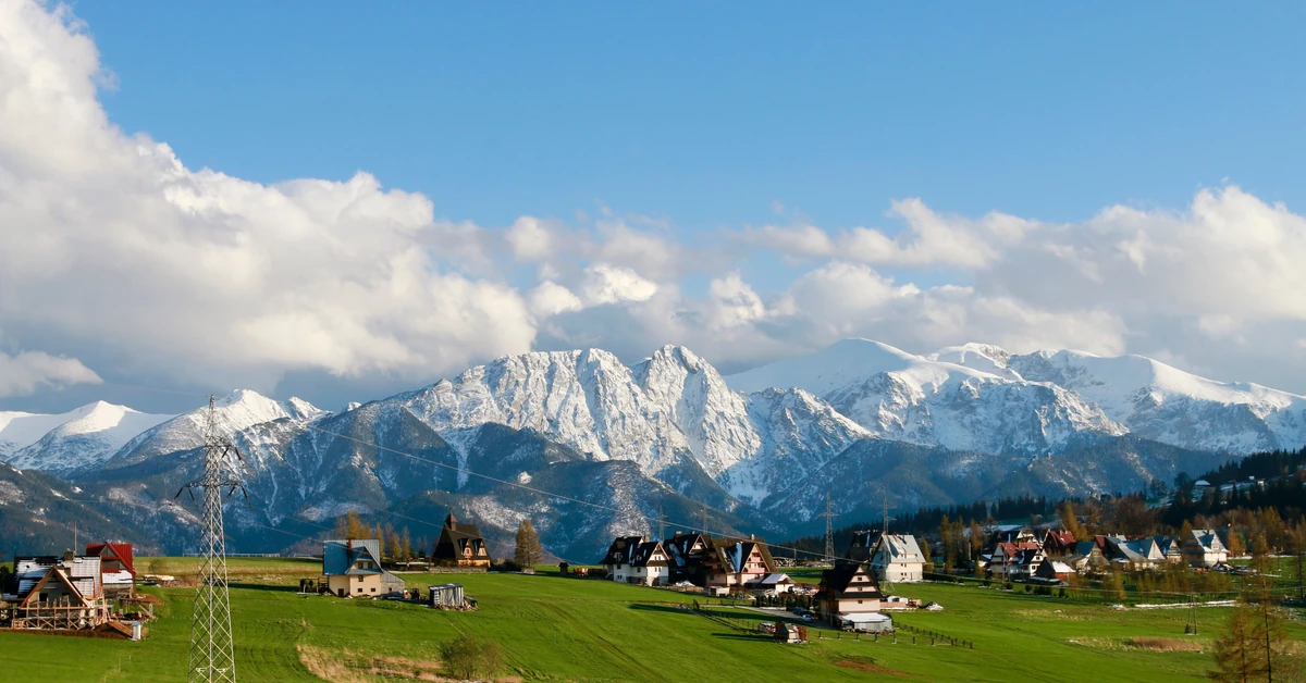 Święta i sylwester w górach. Ceny noclegów szybują w górę jak szalone, drogie powitanie 2026 r.