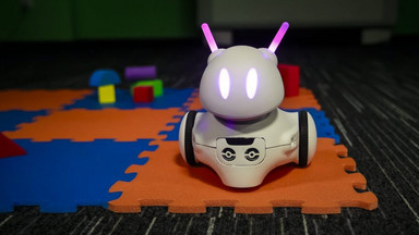 Edukacyjny robot Photon będzie produkowany na stadionie w Białymstoku