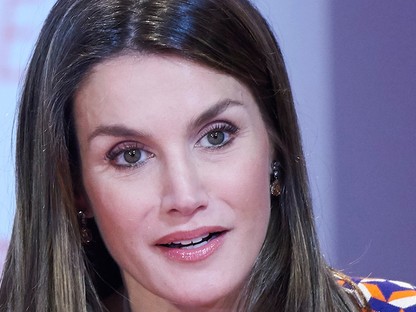 A spanyol királyné feltörölte a padlót Kate Middletonnal és Meghan Markle-lel is ebben a ruhában