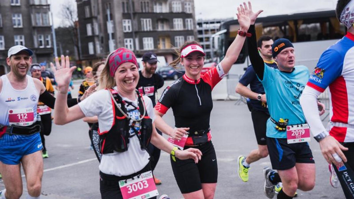 W niedzielnym maratonie w Gdańsku ma wziąć udział 2700 zawodników z 14 krajów. Dzień wcześniej odbędą się też zawody dla najmłodszych. Najmłodsi zmierzą się na dystansie 100 metrów.