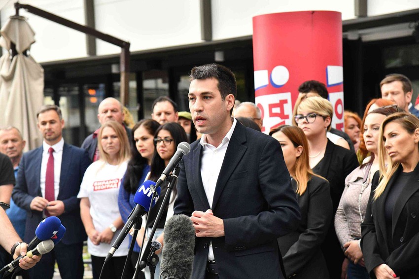 Dobrica Veselinović je bio nosilac beogradske liste "Srbija protiv nasilja" na decembarskim izborima