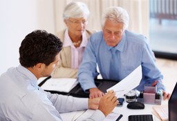 Planujesz emeryturę? Pracownik ZUS zdradza 5 czynników, o których warto wiedzieć przed złożeniem wniosku o świadczenie