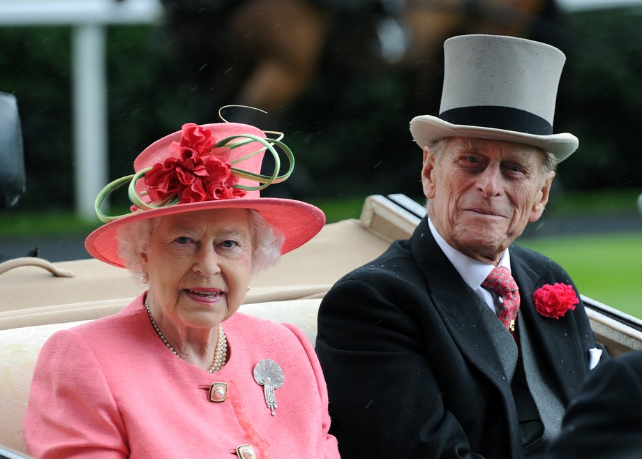 Królowa Elżbieta i książę Filip w drodze na wyścigi konne Royal Ascot w czerwcu 2011 roku.