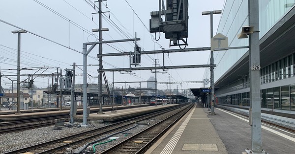 Image accompagnant « Un jeune homme meurt en traversant les voies à Aarau ».