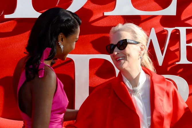 Simon Ešli  i Meril Strip