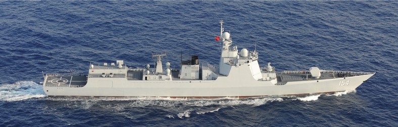 Chiński niszczyciel Xiamen (154) typu 052D (kod NATO: Luyang III). To właśnie tego typu okręt brał udział w paradzie w Petersburgu. Jednostki są często porównywane do amerykańskich okrętów wyposażonych w system Aegis.