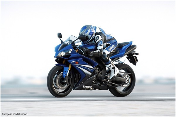 Yamaha YZF-R1 2007: bez kompromisu