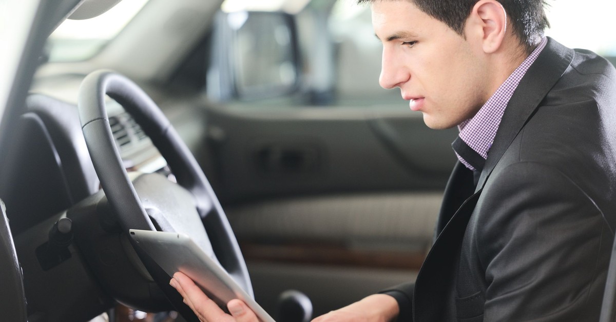 Rozmawiasz przez telefon podczas jazdy samochodem? Uważaj na ten system