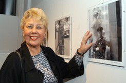 To u jego boku odnalazła szczęście. Nigdy nie dowiedziała się, że została wdową