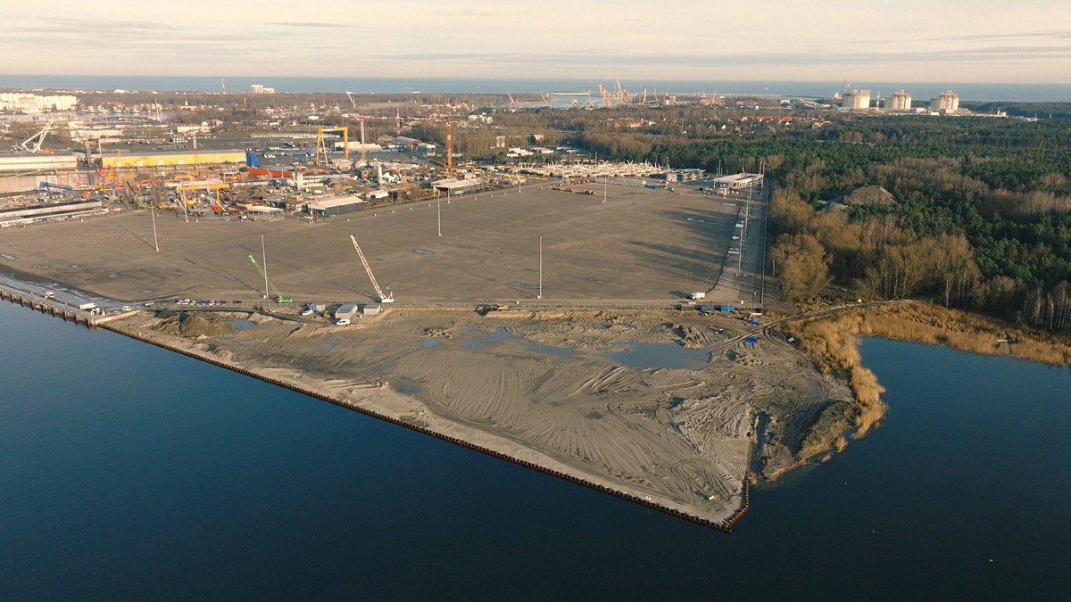 Port instalacyjny w Świnoujściu ma być gotowy w połowie 2025 r.