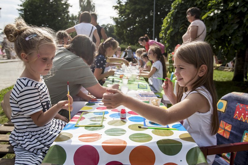 Żory. Mieszkańcy Rogoźnej zorganizowali piknik i zbiórkę pieniędzy dla trojaczków