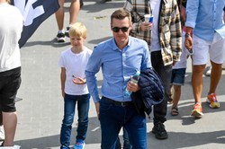 "Wszyscy idziemy w jednym kierunku...". Marcin Mroczek wyruszył na pielgrzymkę na Jasną Górę