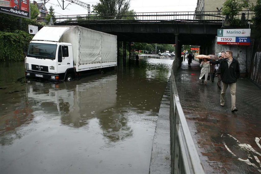 Na Kleczkowie zalało tunele