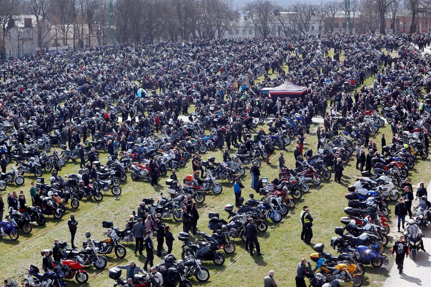 Pandemia koronawirusa, a na Jasnej Górze zlot motocyklistów. Organizatorzy komentują