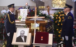 Poseł Kukiz'15: Trzeba wyjaśnić co to za "smutni panowie" odwiedzali Rafała Wójcikowskiego