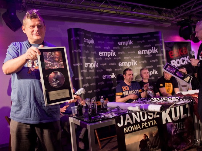 Kult pokrył się platyną