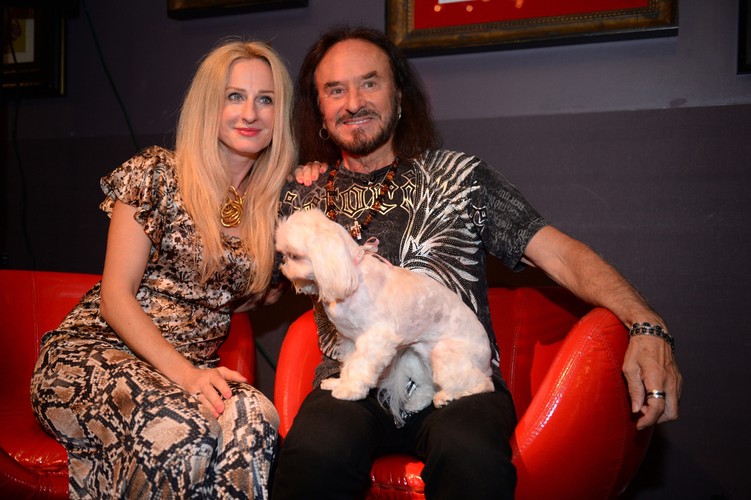 Stan Borys z partnerką Anną i suczką Julką