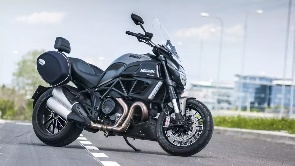 Ducati Diavel Strada