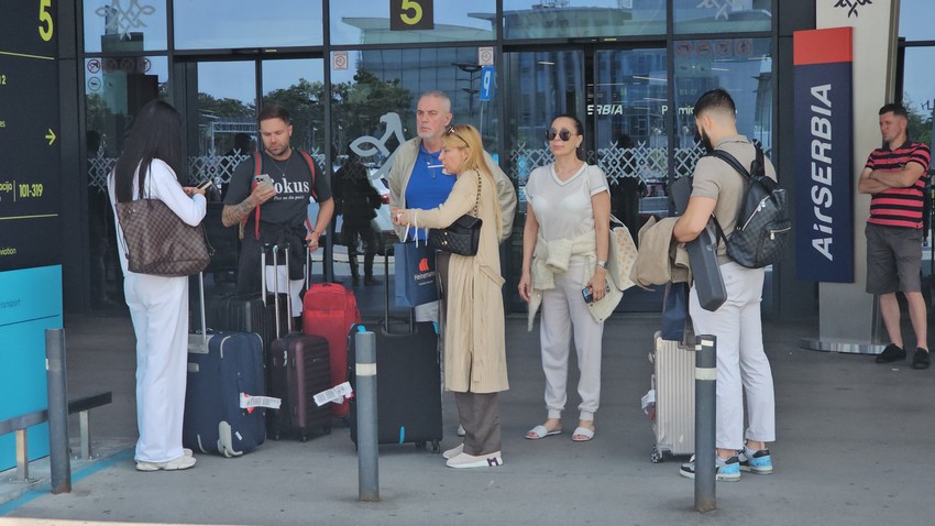 Ceca na aerodromu sa Lidijom i Bogdanom