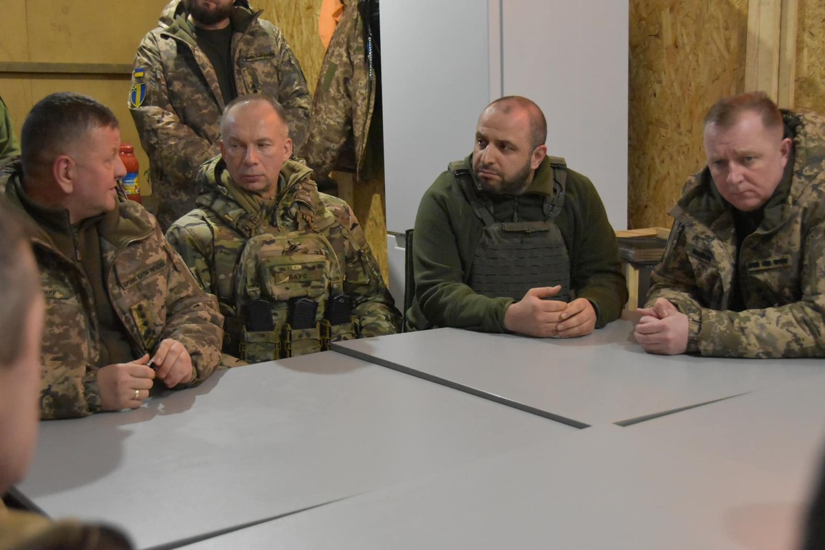 Od lewej: Wałerij Załużny, Ołeksandr Syrski, Rustem Umierow