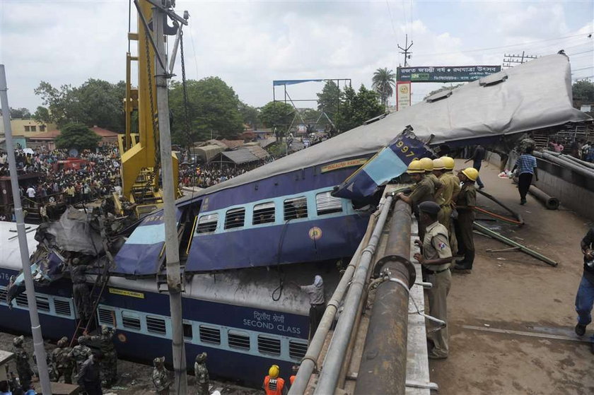 50 zabitych w katastrofie kolejowej. Zdjęcia
