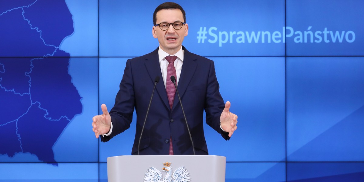 Premier Mateusz Morawiecki powiedział, że sprawne państwo wymaga sprawnych kadr, a nie rozbudowanej biurokracji