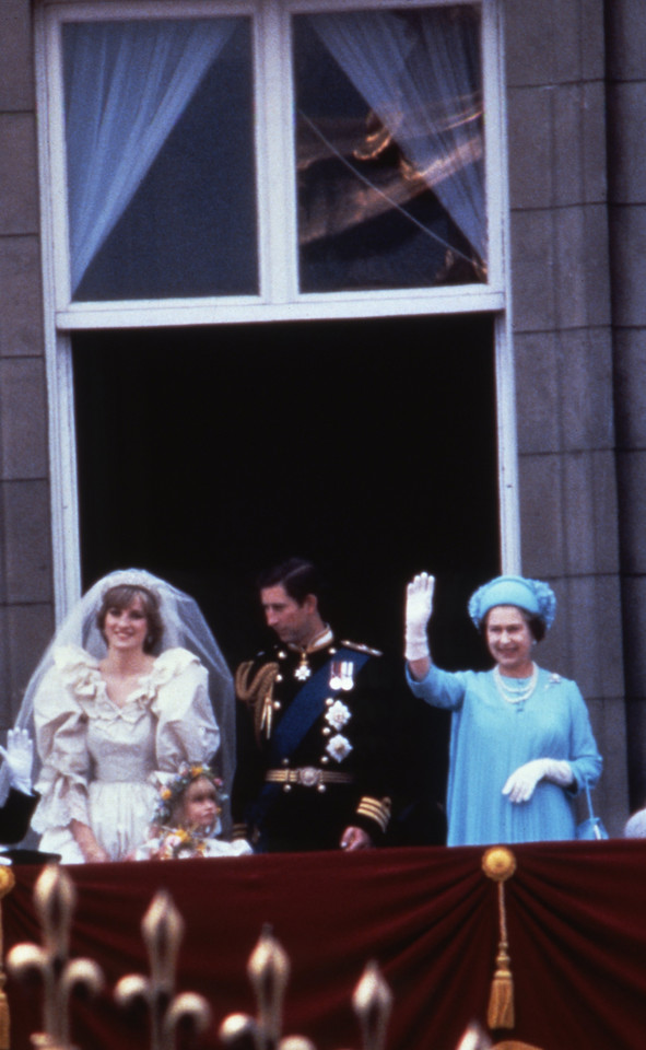Elżbieta II i jej relacje z księżną Dianą